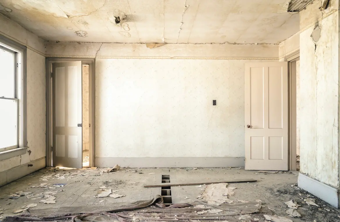 Waste disposal crew managing a cleanout project in Davenport